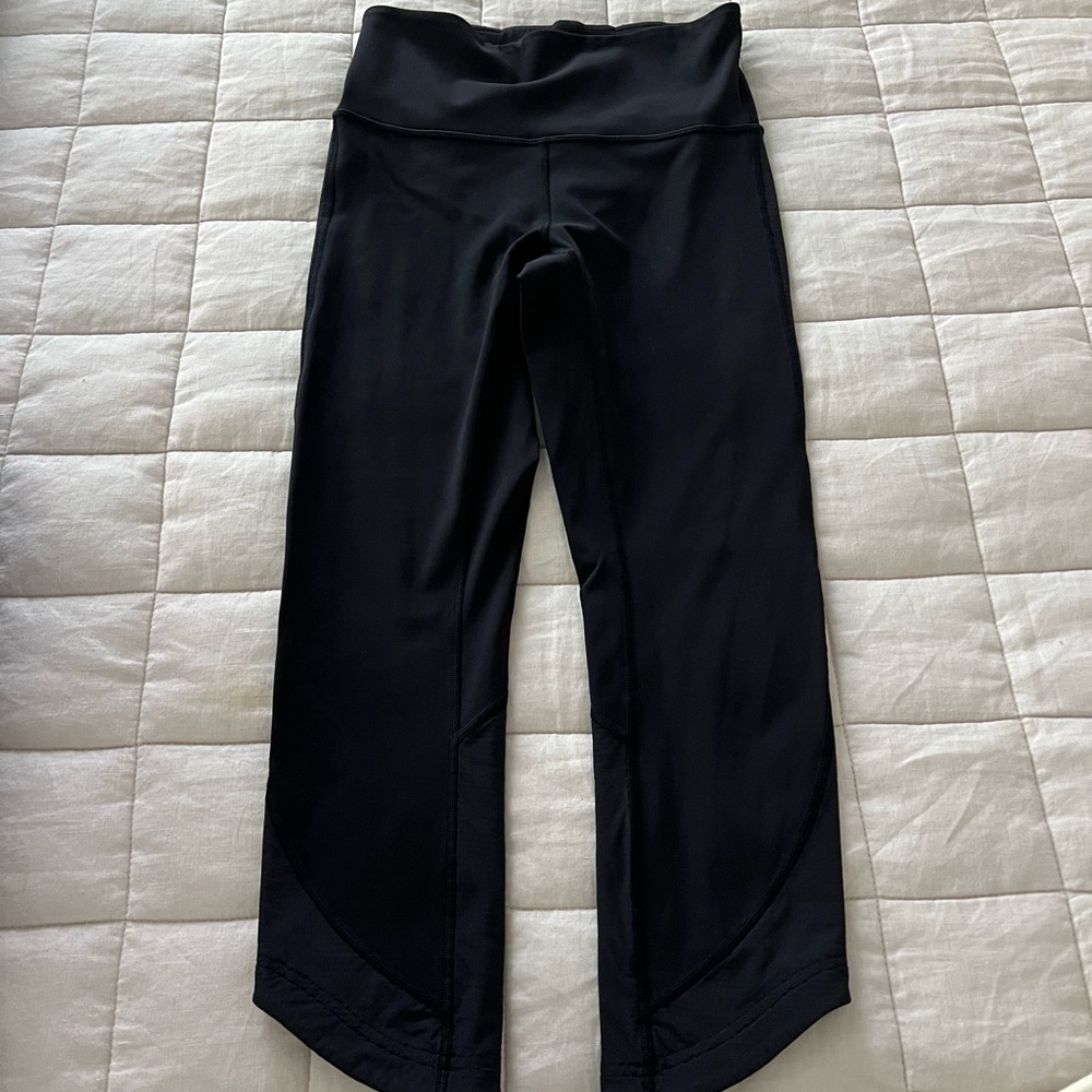 lululemon athletica Black cropped Leggings